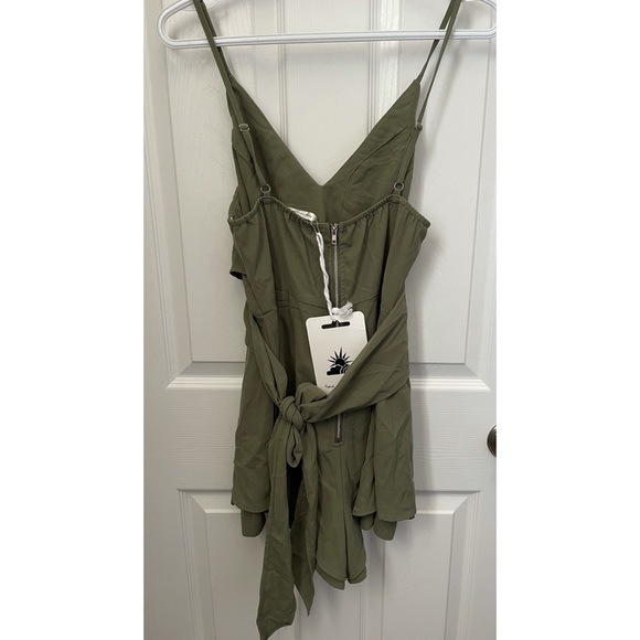 Here comes the Sun Romper NWT size large - Picture 2 of 2